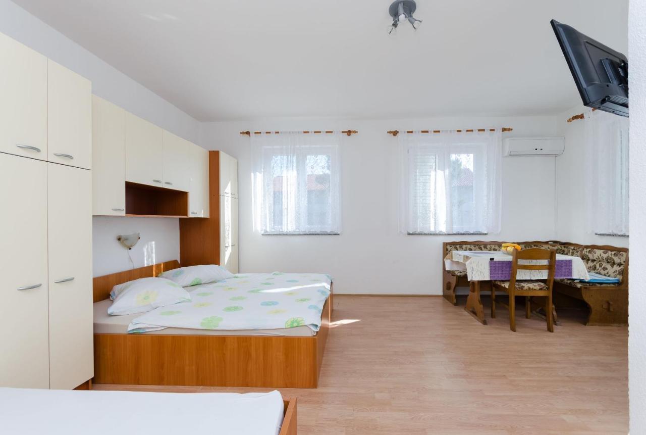 Apartments Anica J Lopar Buitenkant foto