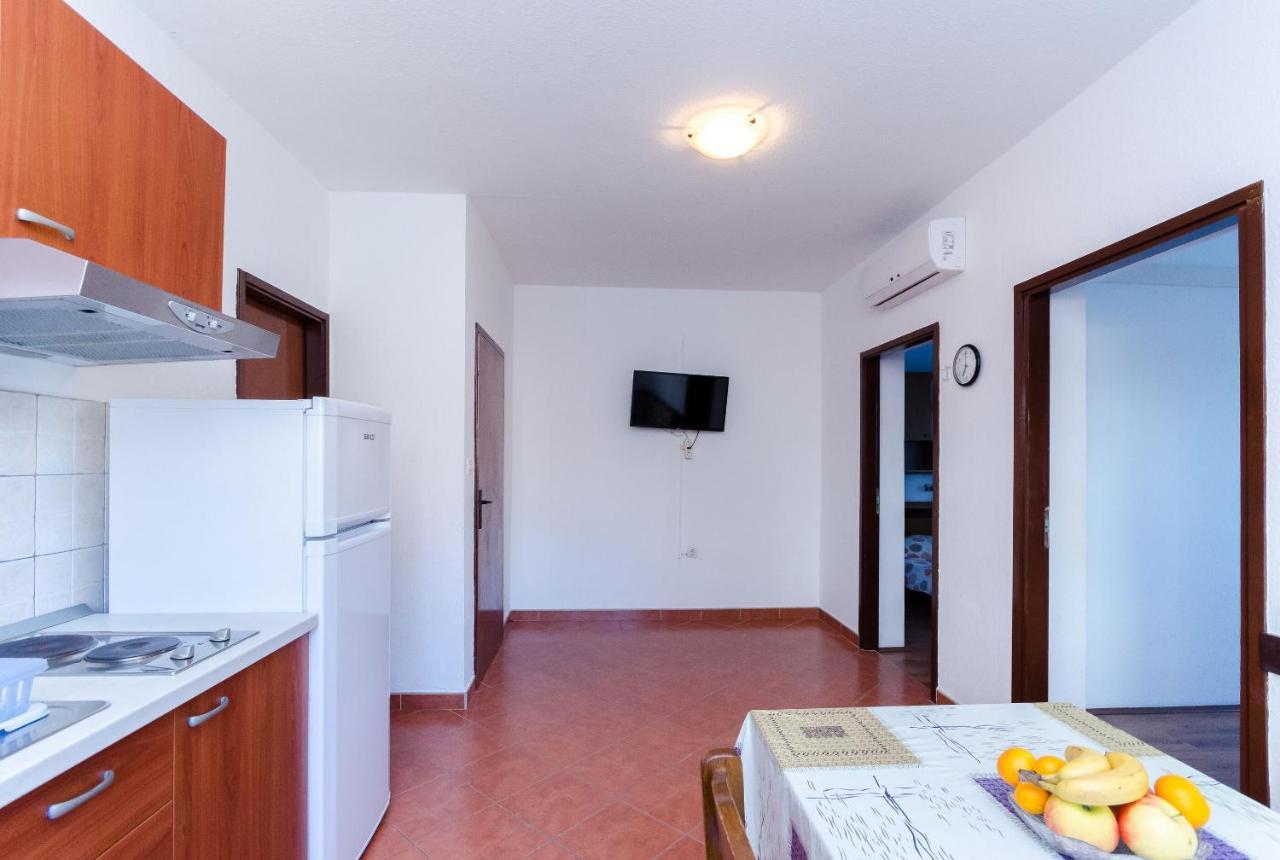 Apartments Anica J Lopar Buitenkant foto